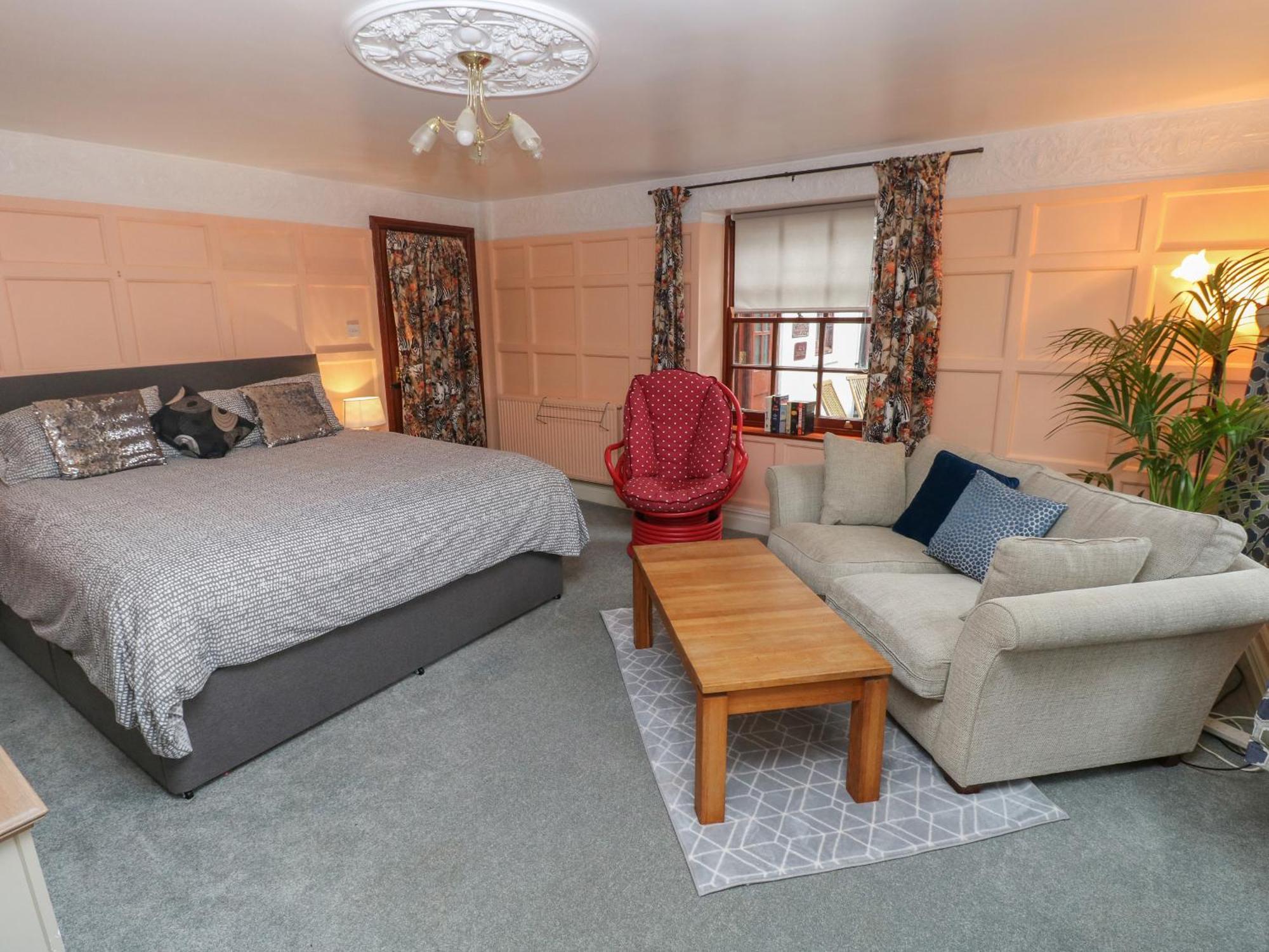 The Laurels Flat *